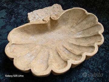 acquasantiera in marmo