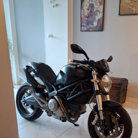 Ducati Monster 696