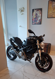 Ducati Monster 696