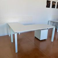 Arredamento ufficio - scrivania + armadio