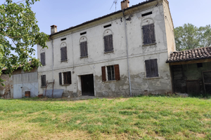 Terreno con Rustico e magazzino