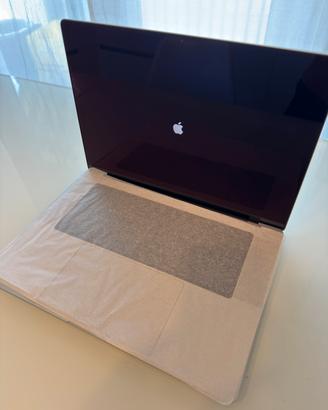 Macbook pro 16” m5 pro 24gb ram 1tb NUOVO
