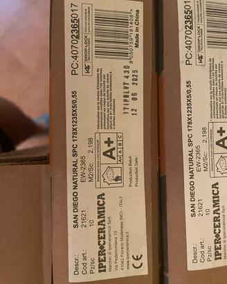 63 MQ DI SPC IPERCERAMICA EFFETTO LEGNO