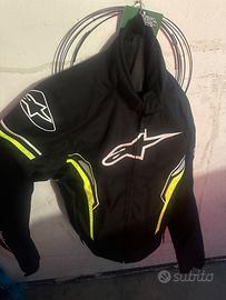 Giubbotto con protezioni per moto