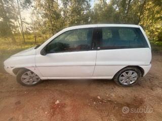 Lancia Y 1.2 benzina con soli 150.000km