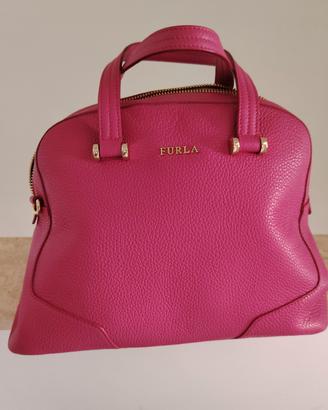 borsa fucsia con tracolla