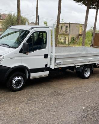 IVECO DAILY 35C12 CASSONE FISSO E PEDANA RETRATTIL