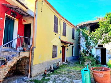 3 LOCALI A DIANO SAN PIETRO
