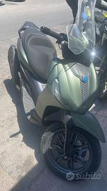 Beverly 400