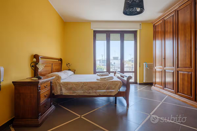 Camera in appartamento zona Mazzini