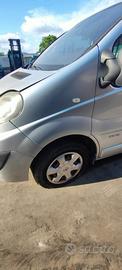 RENAULT TRAFIC 2008 PARAFANGO ANTERIORE SX/DX