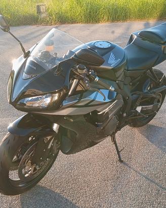 honda cbr 1000 rr fireblade