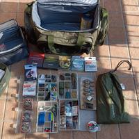 Attrezzatura da pesca pari al nuovo.