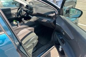 Peugeot3008 1.5 Blue-HDi Allure Pack 2021