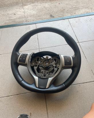 Sterzo toyota yaris con comandi al volante