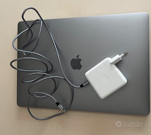 MacBook Pro 15" (2017) - 4 GB GPU