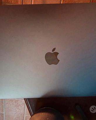 APPLE MACBOOK PRO 13" 2018
A1989