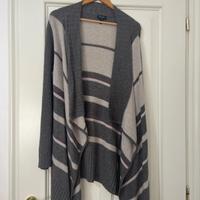 Cardigan lungo in lana