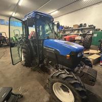 TRATTORE NEW HOLLAND TN 75