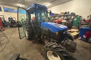 TRATTORE NEW HOLLAND TN 75