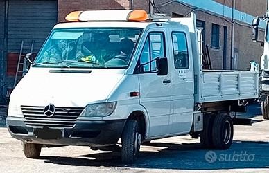 Furgoni cassonati aperti ribaltabili trilaterali