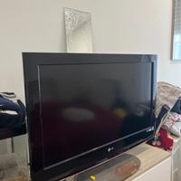 LG Hd 32 pollici+ piedistallo
