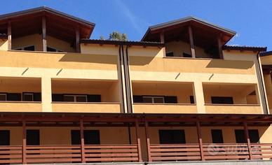 Trilocale ampio terrazzo due bagni e parcheggio