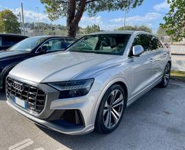 Audi Q8 50 TDI 286cv Sport + 22"