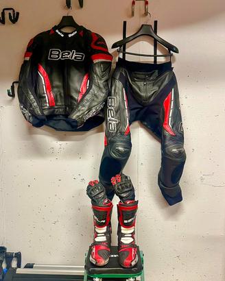 Tuta moto + stivali + guanti + paraschiena