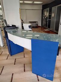 ARREDAMENTO NEGOZIO COMPLETO