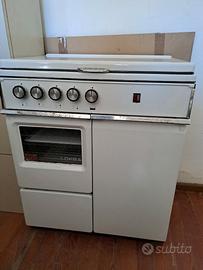 Cucina con forno a gas