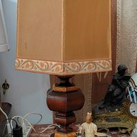 lampada esagonale in legno 