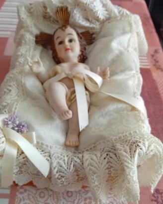 Bambino in ceramica vintage con occhi di vetro. 
