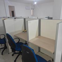 mobili ufficio sedie e computer per call center 