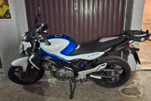 Suzuki gladius 650 - 2010