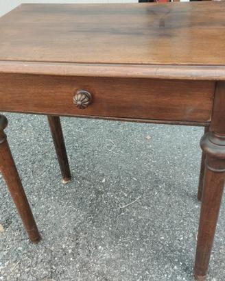 Tavolino antico in legno