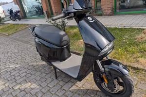 Blueshark H1 scooter elettrico 50 nuovo con cassa 