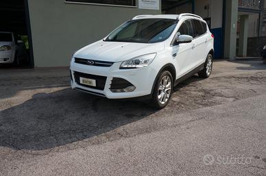 Ford Kuga 2.0 TDCI 140 CV 4WD Powershift Titanium
