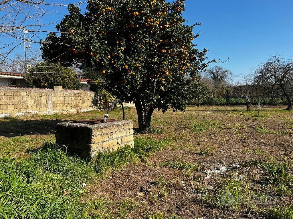 Terreno di 1600 m² a Giugliano in Campania - Vista 2