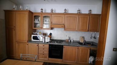 cucina completa di elettrodomestici 