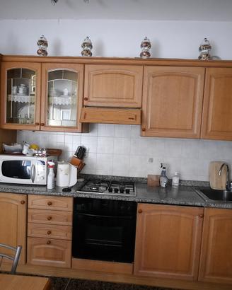 cucina completa di elettrodomestici 