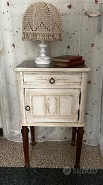 Comodino antico Shabby Chic