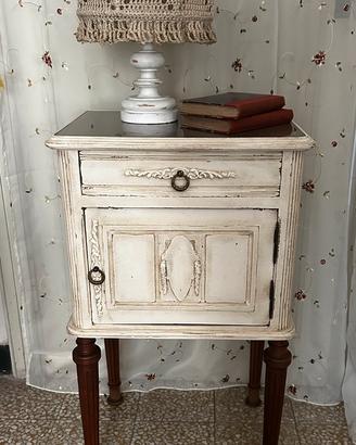 Comodino antico Shabby Chic