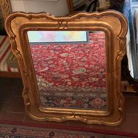 Specchio antico con cornice dorata