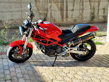 Ducati monster 900