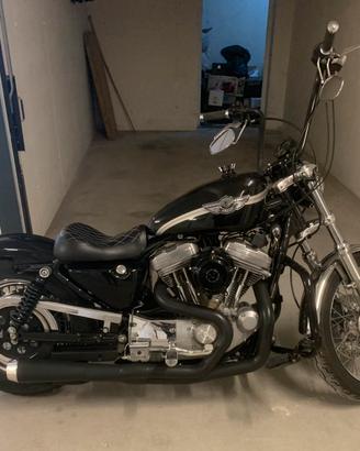 Harley Davidson 883 centenario