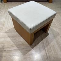 Puff in legno e pelle