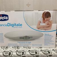 Bilancia pesa neonati