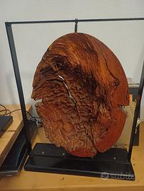 Scultura in legno e metallo