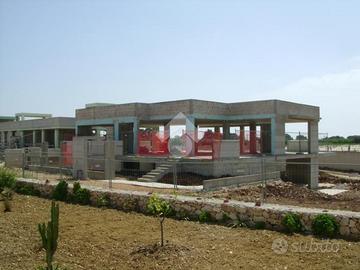 PORZIONE DI BIFAMILIARE A MOLA DI BARI